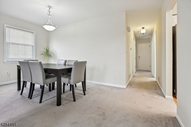 545 Trinity Pl Property Photo 6