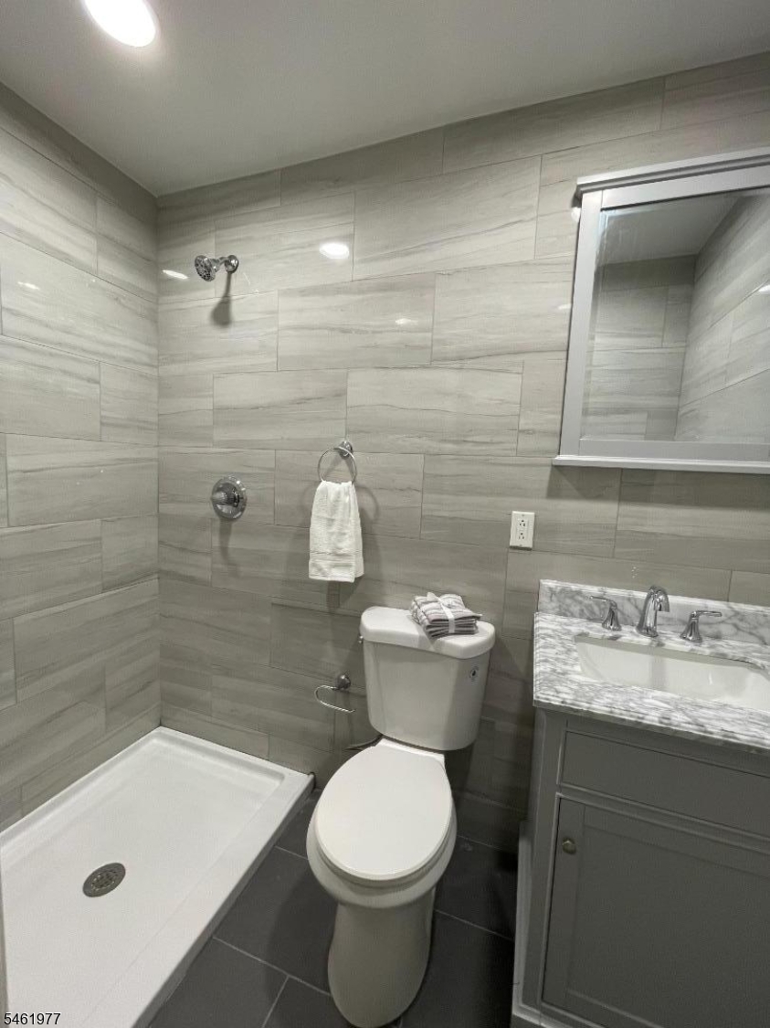 545 Trinity Pl Property Photo 12