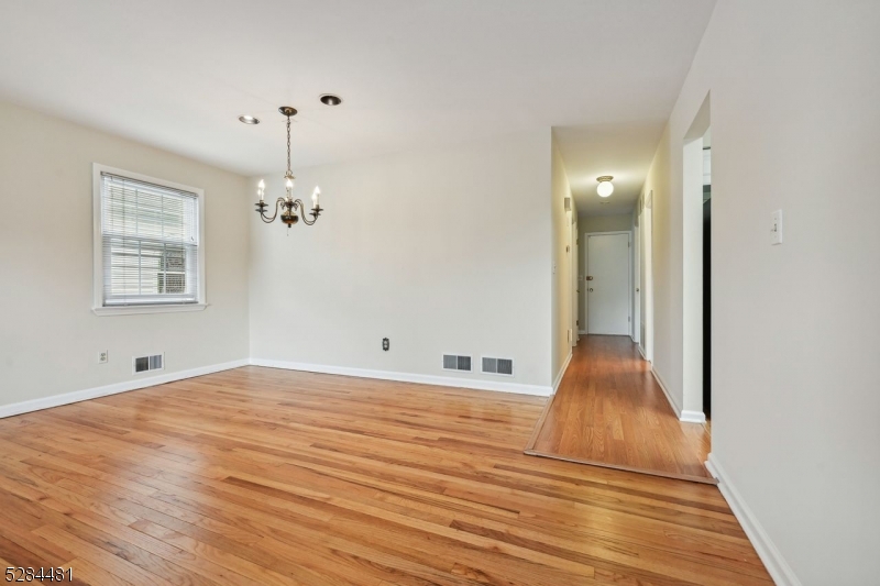 545 Trinity Pl Property Photo 24