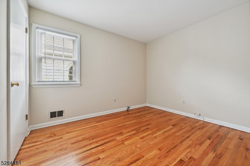 545 Trinity Pl Property Photo 29