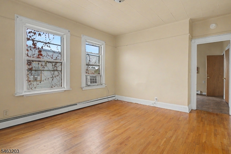 305 Pacific St Property Photo 16