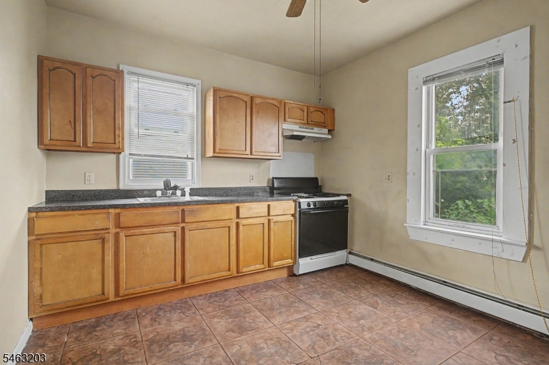 305 Pacific St Property Photo 20