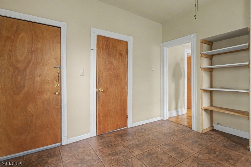 305 Pacific St Property Photo 22