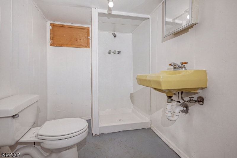 305 Pacific St Property Photo 29