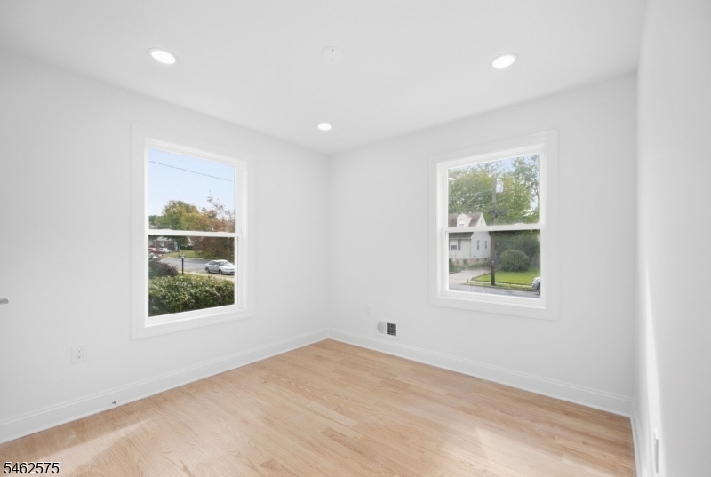 154 Oakmanor Pkwy Property Photo 16