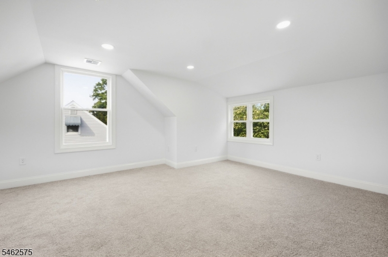 154 Oakmanor Pkwy Property Photo 25