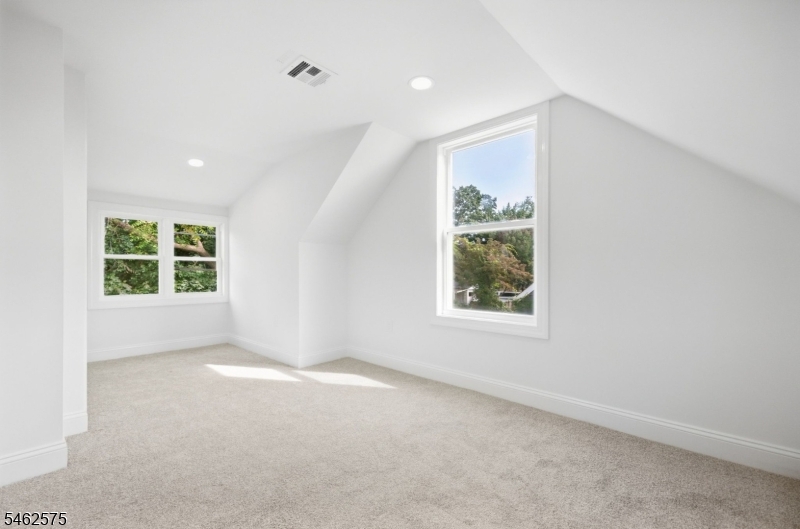 154 Oakmanor Pkwy Property Photo 28