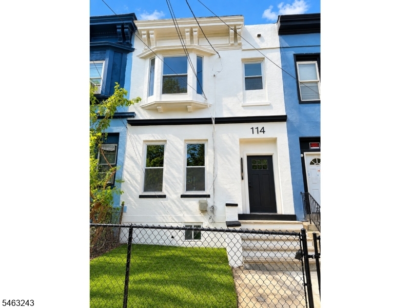 114 Peabody Pl Property Photo 1