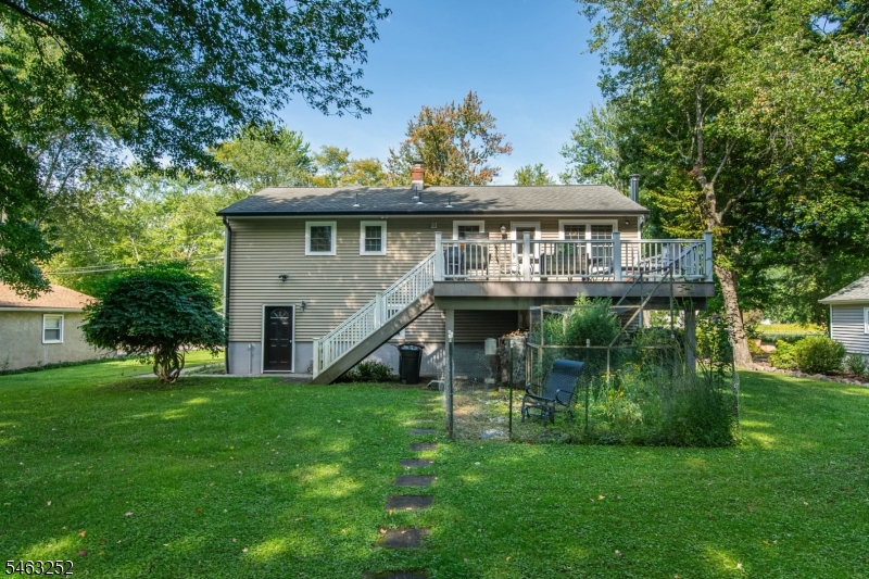 33 Lakeside Ave Property Photo 36