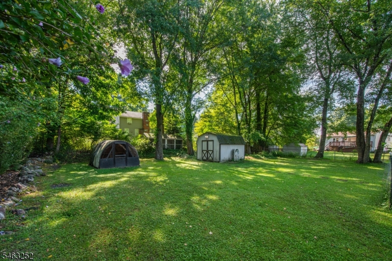 33 Lakeside Ave Property Photo 38