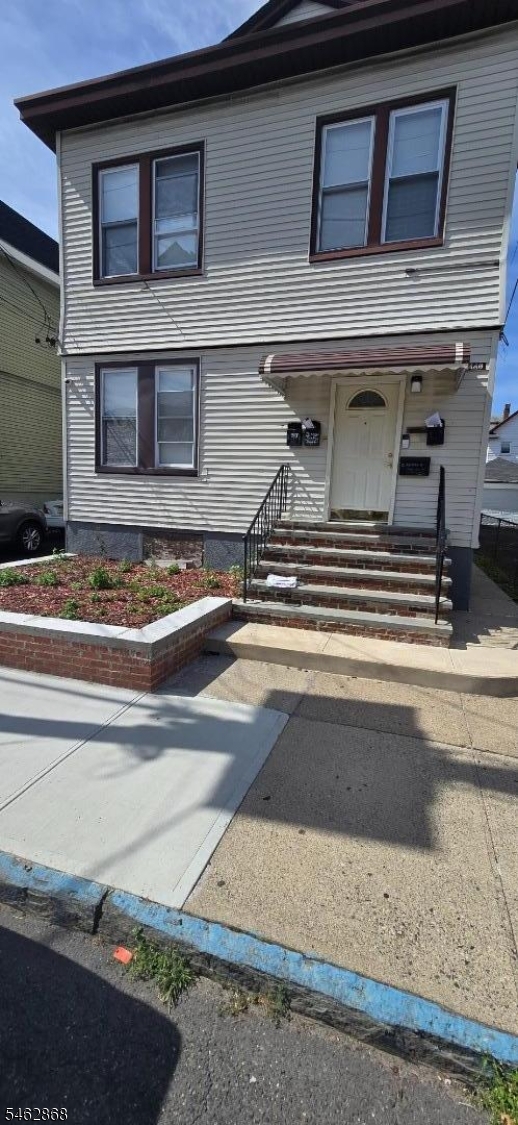 438 E 33Rd St Property Photo 1