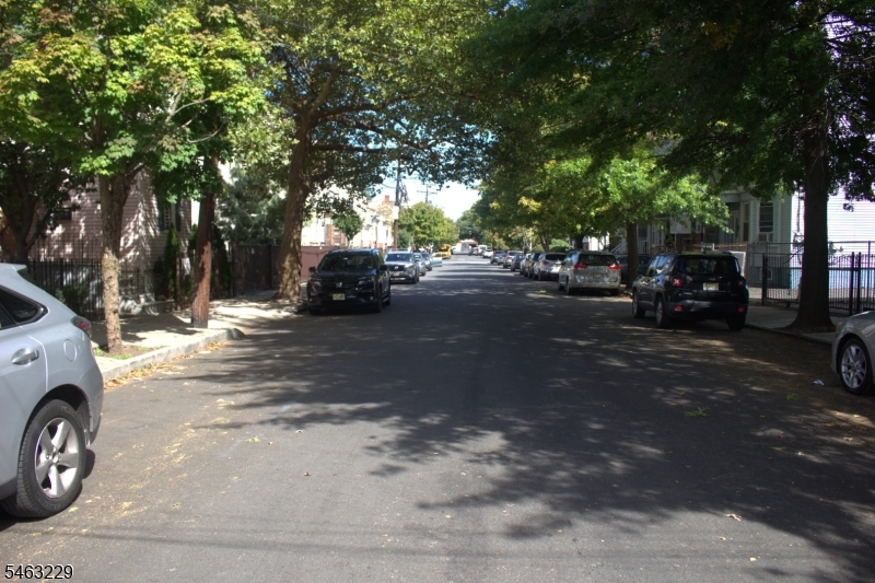 69 N 13th St 3 Property Photo 3