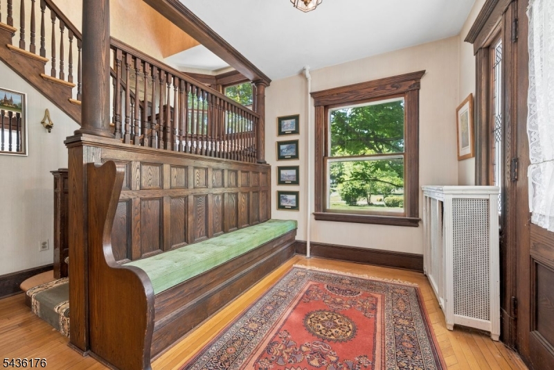 261 Beechwood Ave Property Photo 4