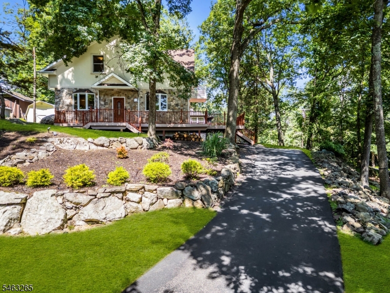 104 Bishops Rock Rd
