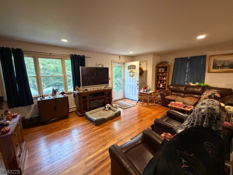 11 Richmond Rd Property Photo 5