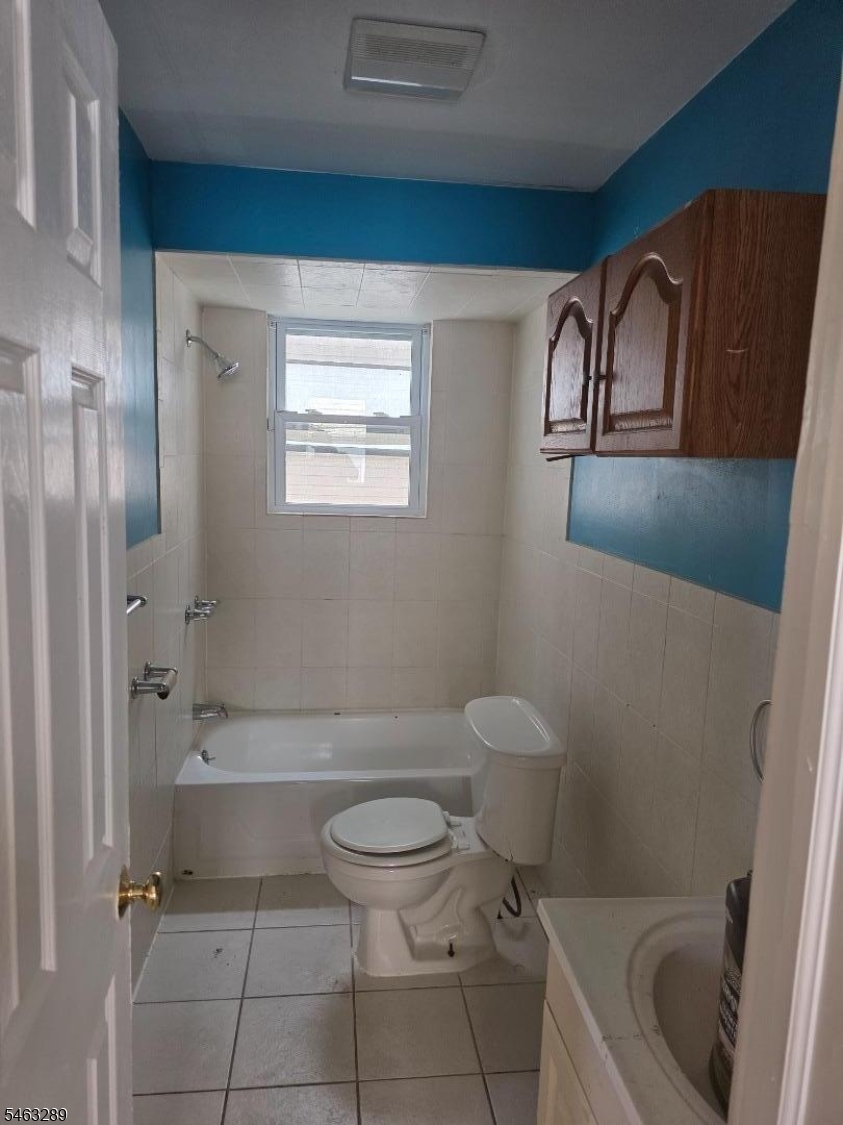929 Adams Ave Property Photo 9