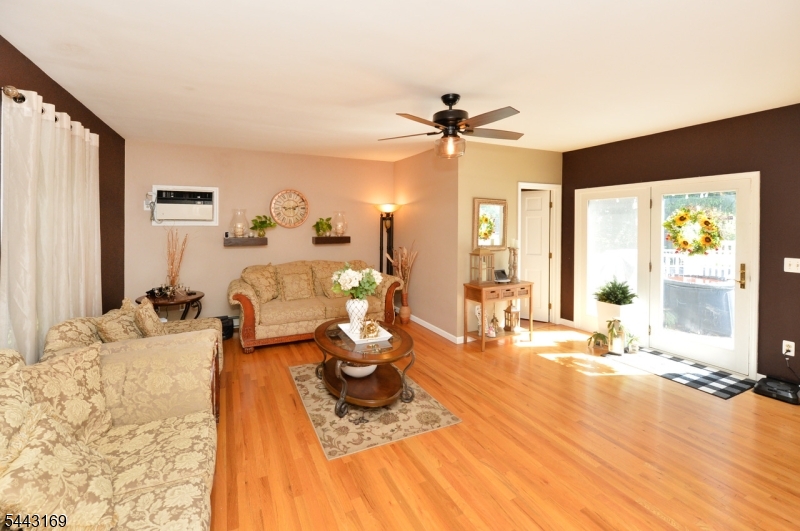 71 Ringwood Ave Property Photo 4