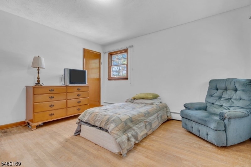 290 Arnold Ave Property Photo 19