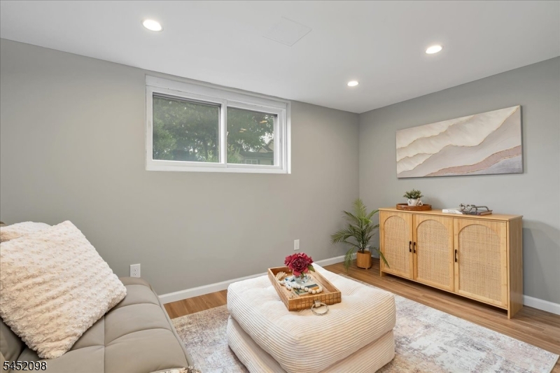 130 South Glenwood Road Property Photo 17