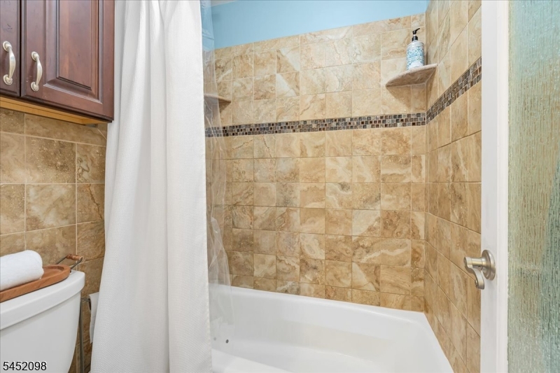 130 South Glenwood Road Property Photo 27