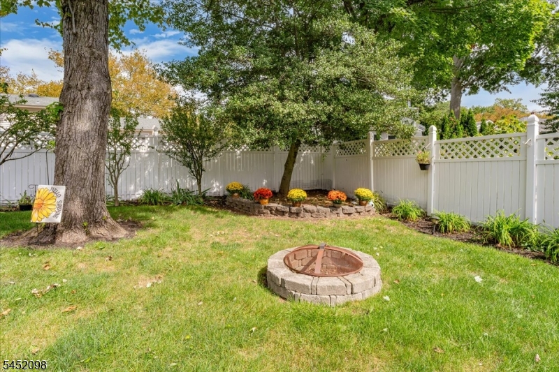 130 South Glenwood Road Property Photo 29