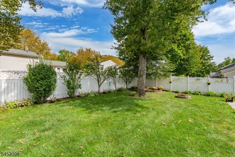 130 South Glenwood Road Property Photo 32