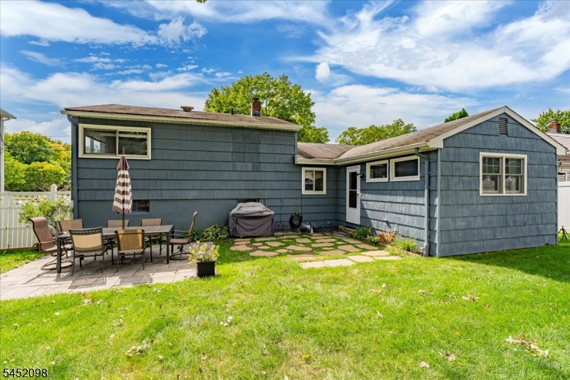 130 South Glenwood Road Property Photo 34