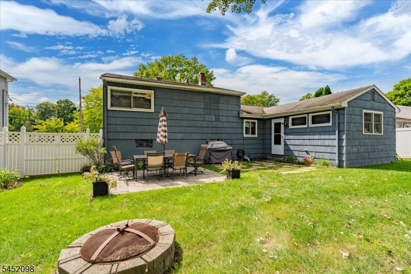 130 South Glenwood Road Property Photo 35