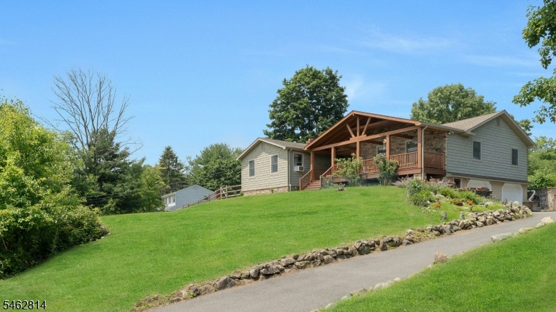 4 Northbrae Dr Property Photo 1