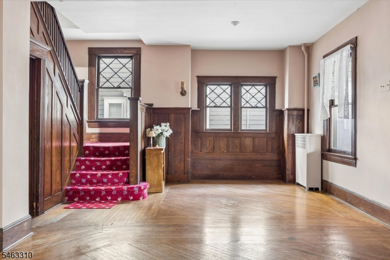 34 Hasbrouck Pl Property Photo 6