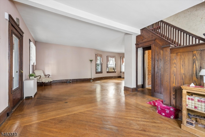 34 Hasbrouck Pl Property Photo 10
