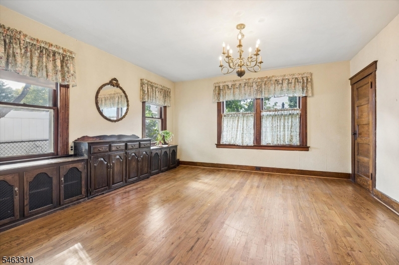 34 Hasbrouck Pl Property Photo 11