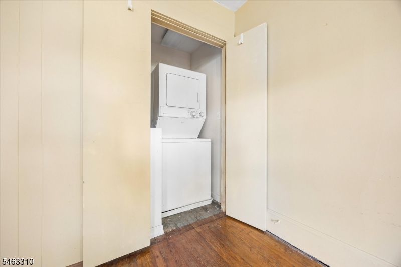 34 Hasbrouck Pl Property Photo 19
