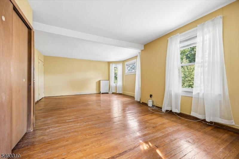 34 Hasbrouck Pl Property Photo 21