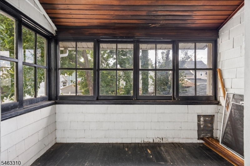 34 Hasbrouck Pl Property Photo 24