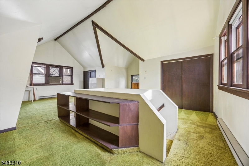 34 Hasbrouck Pl Property Photo 28