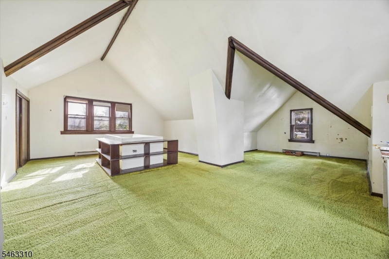 34 Hasbrouck Pl Property Photo 29