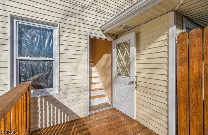 14 Elizabeth St Property Photo 3