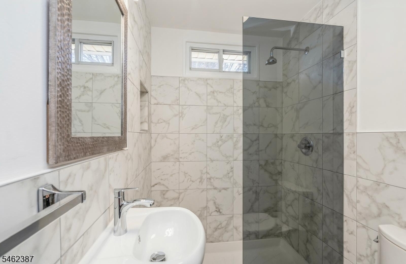 14 Elizabeth St Property Photo 11