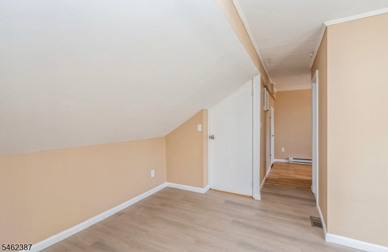 14 Elizabeth St Property Photo 17