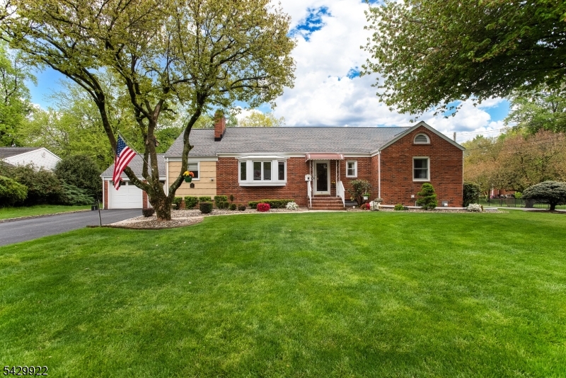 1 Renda Pl Property Photo 1