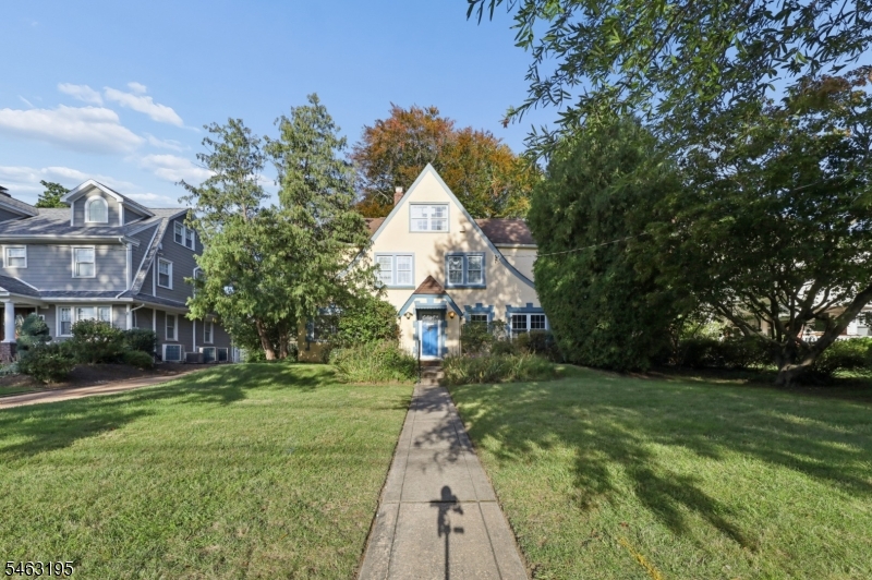 156 Cornell Ave Property Photo 1