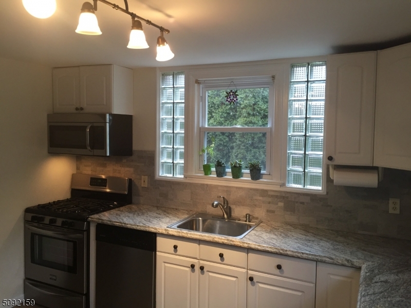 21 Cobb Pl Property Photo 5