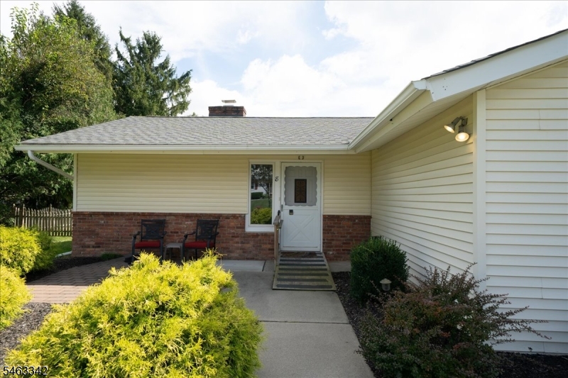 8 Fern Ave Property Photo 5