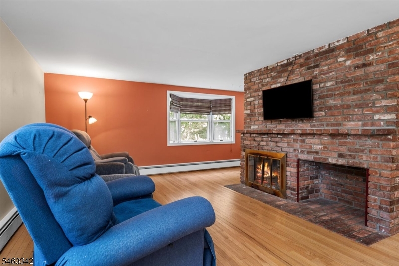 8 Fern Ave Property Photo 6