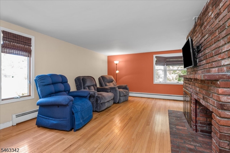 8 Fern Ave Property Photo 7