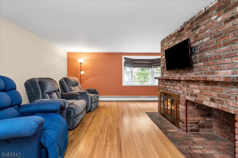 8 Fern Ave Property Photo 8