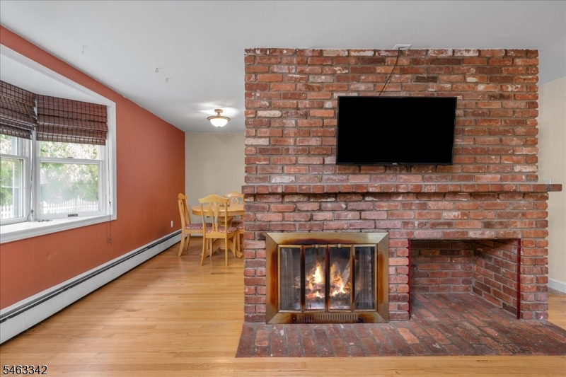 8 Fern Ave Property Photo 11