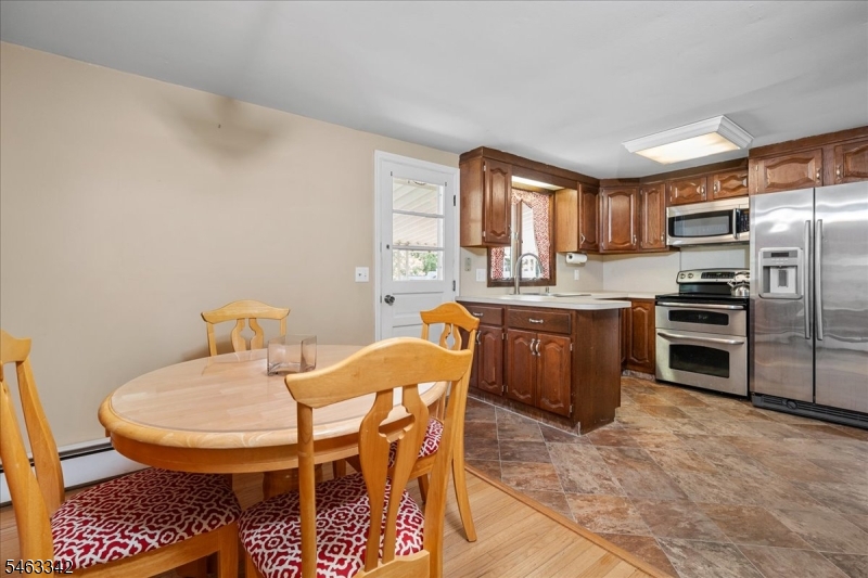 8 Fern Ave Property Photo 15