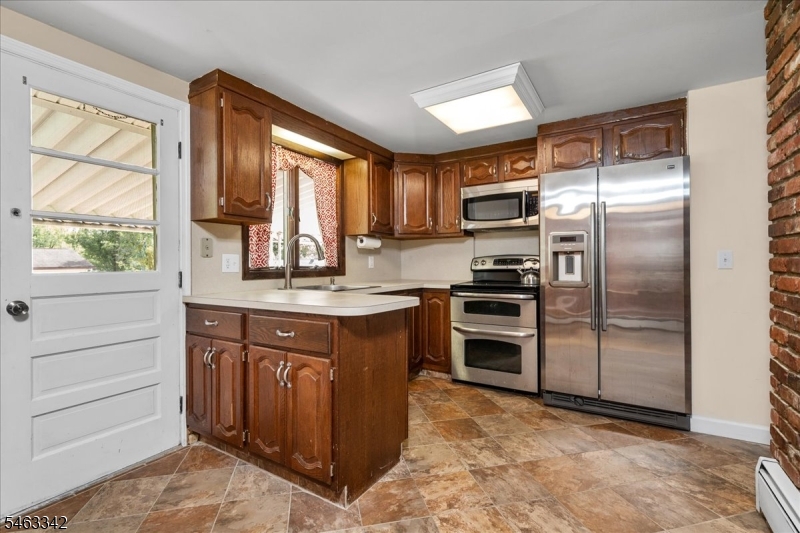 8 Fern Ave Property Photo 16